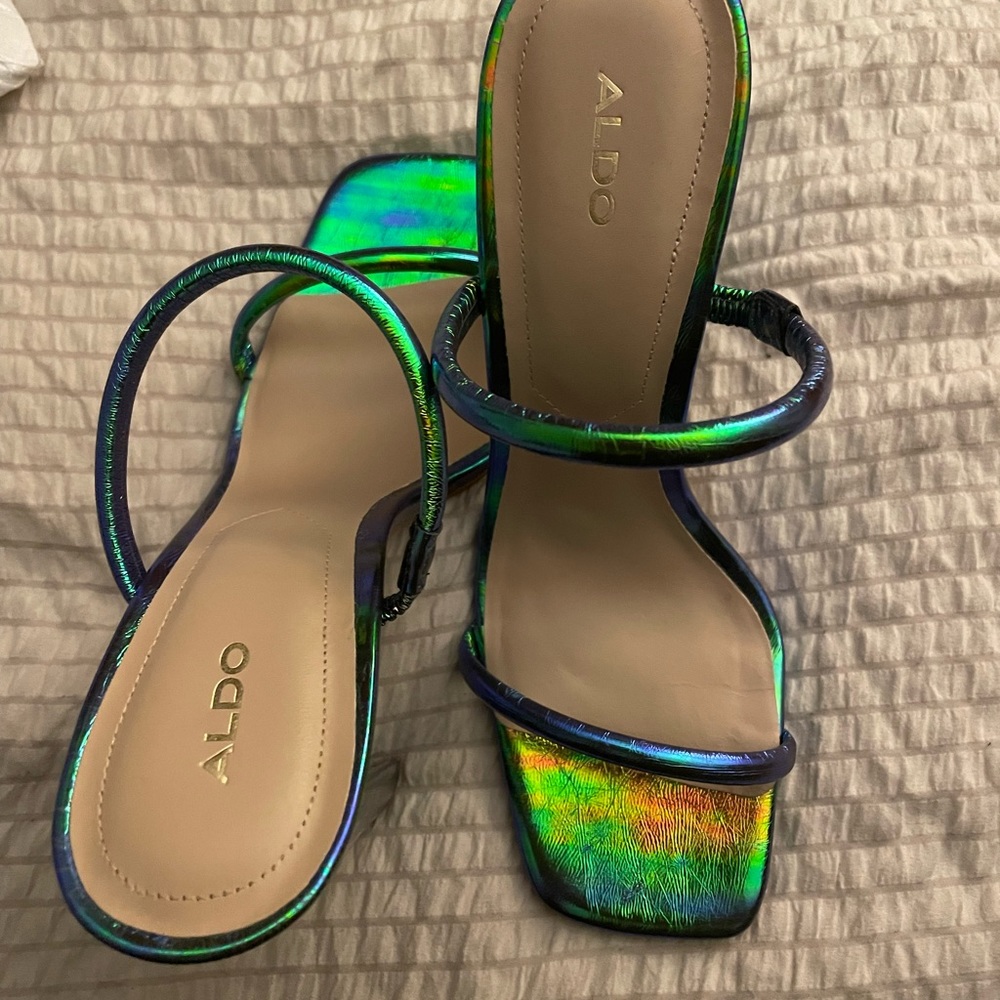 Aldo - Picture 2 of 5